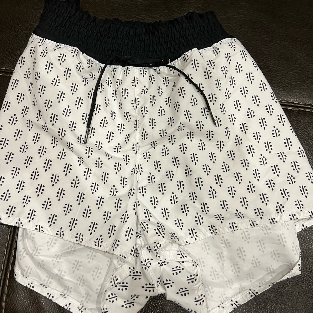 Old Navy dry fit light weight shorts, size XXL